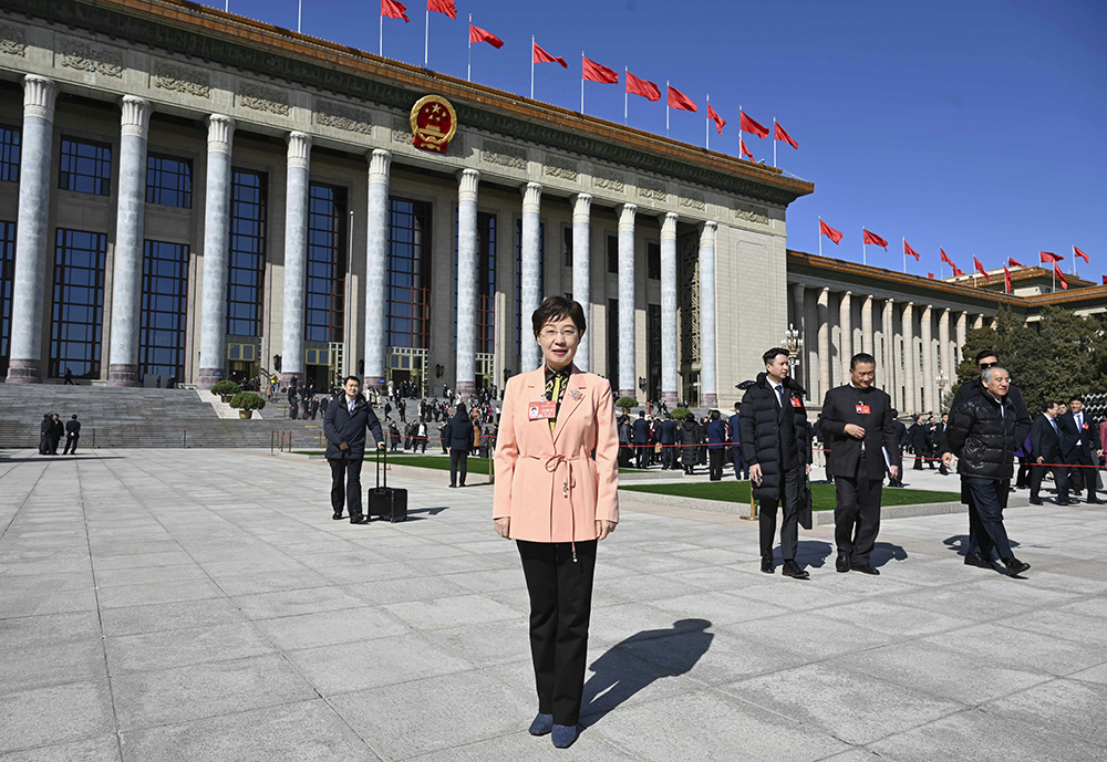 全国人大代表、上海富申评估咨询集团董事长樊芸：中国证券市场应该长牛慢牛，要打好14亿人口这张牌